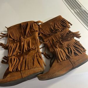 Fringe suede boot